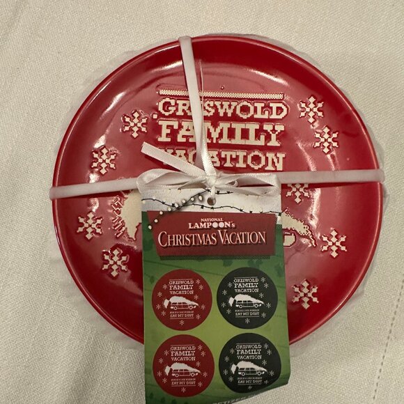 Griswold Family Vacation Appetizer Plates Set of 4 Red & Green NWT 2025 - Picture 2 of 4